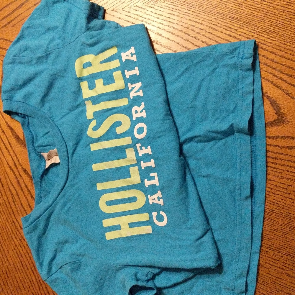 Hollister Tshirt